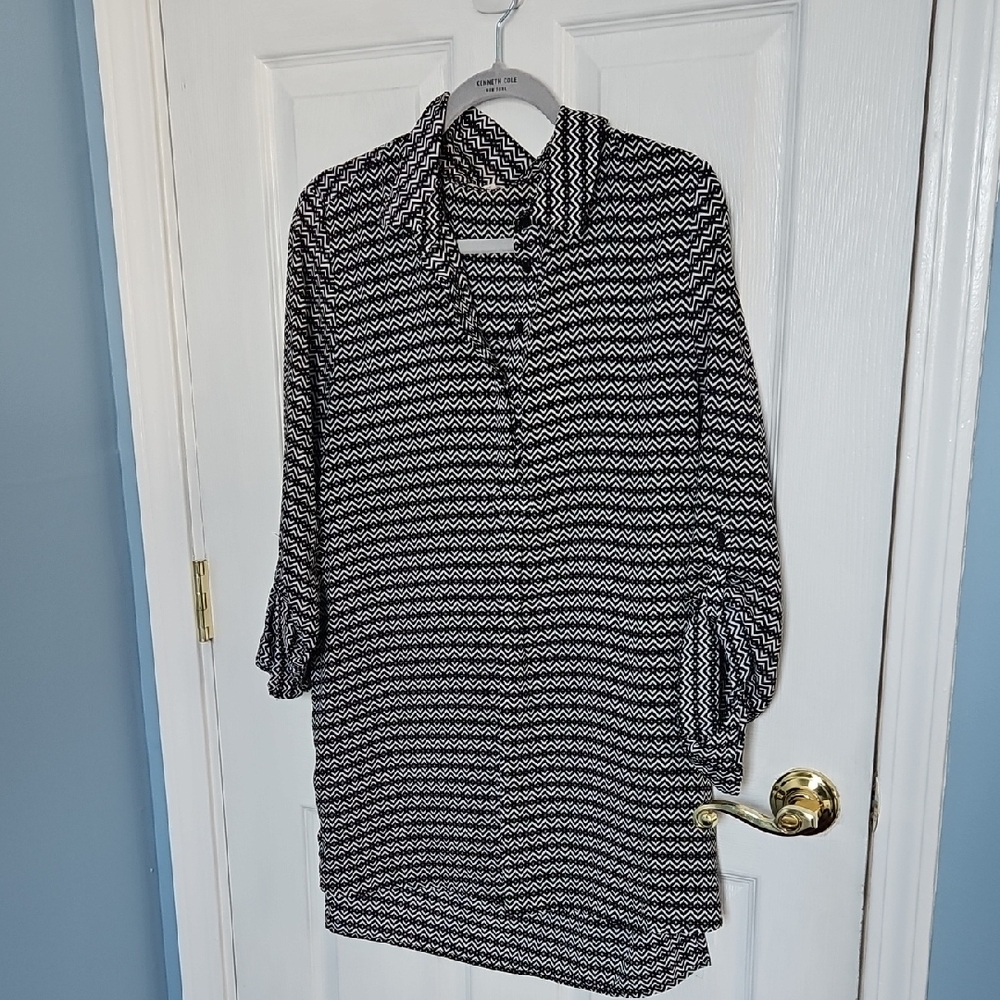 Pleione Zigzag Patterned Blouse in Black and White